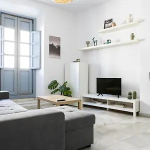 apartamento-duplex-centro-historico-malaga.hotelsinnerja.org/